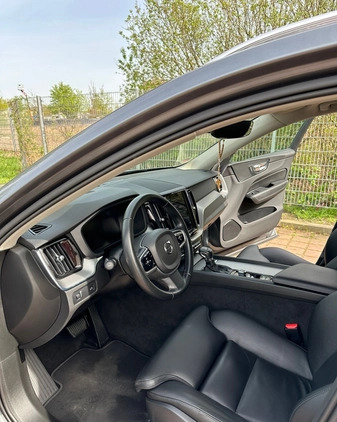 Volvo XC 60 cena 129000 przebieg: 92000, rok produkcji 2017 z Szczecin małe 121